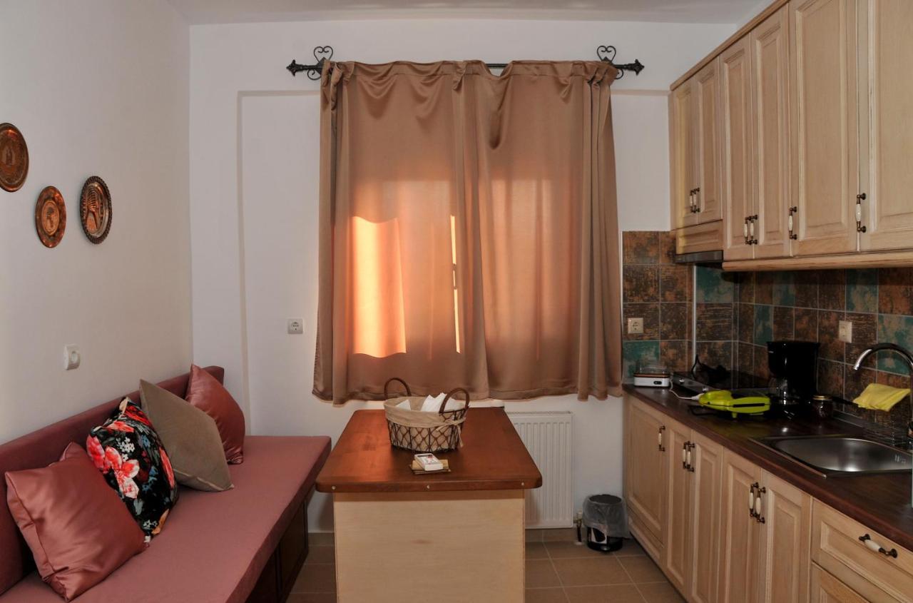 Dominique Meteora House Apartment กาลัมปากา ภายนอก รูปภาพ