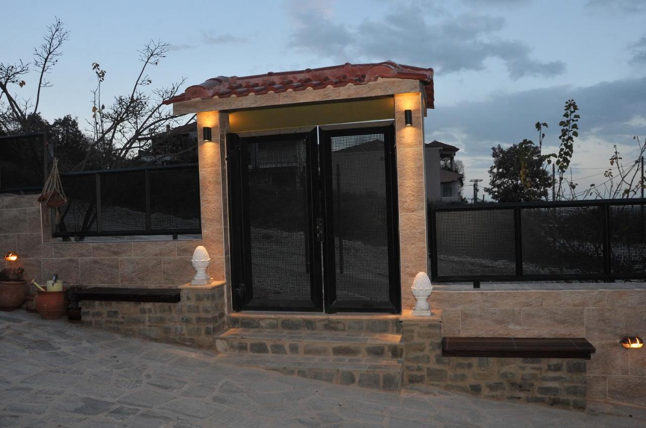 Dominique Meteora House Apartment กาลัมปากา ภายนอก รูปภาพ