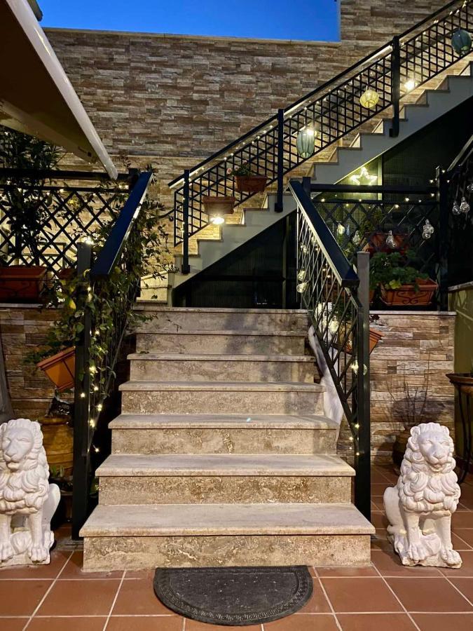 Dominique Meteora House Apartment กาลัมปากา ภายนอก รูปภาพ